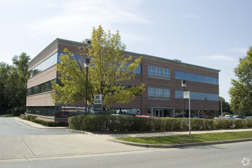 300 E Roosevelt Rd, Wheaton, IL à louer - Photo de l’immeuble – Image 2 sur 5