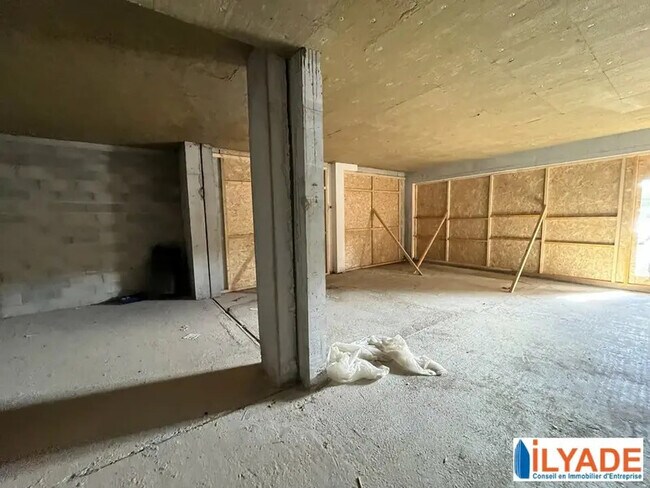 Plus de détails pour Pourrières, Pourrières - Local commercial à vendre