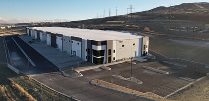 15897 South Axia Drive, Herriman, UT à louer Photo de l’immeuble– Image 2 sur 4