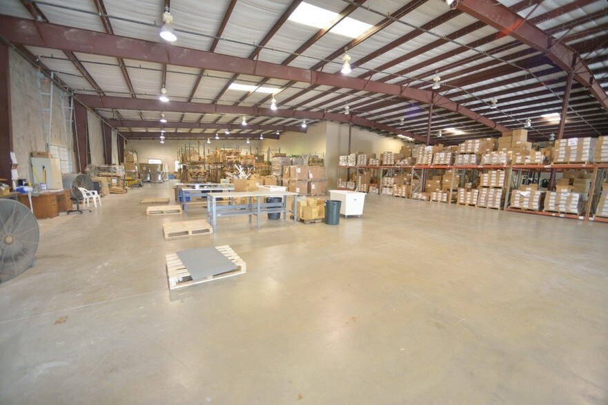 1608 Universal City Blvd, Universal City, TX à vendre - Photo de l’immeuble – Image 3 sur 7