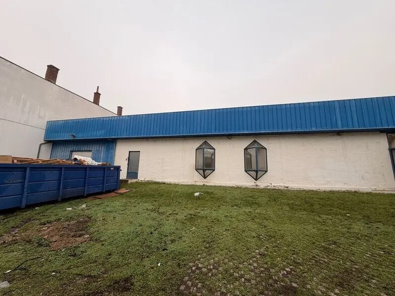 Local d’activités dans Villeurbanne à louer - Photo de l’immeuble – Image 3 sur 10