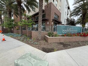 8004 Orangethorpe Ave, Buena Park, CA à louer Photo de l’immeuble– Image 2 sur 27