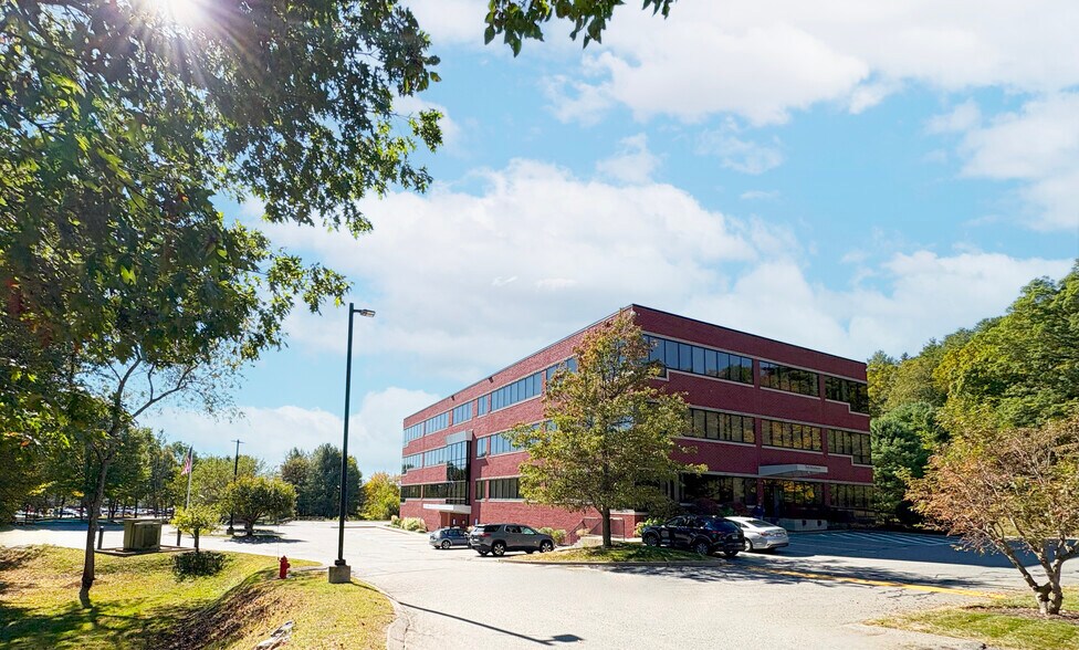 116 Flanders Rd, Westborough, MA à louer - Photo de l’immeuble – Image 2 sur 3