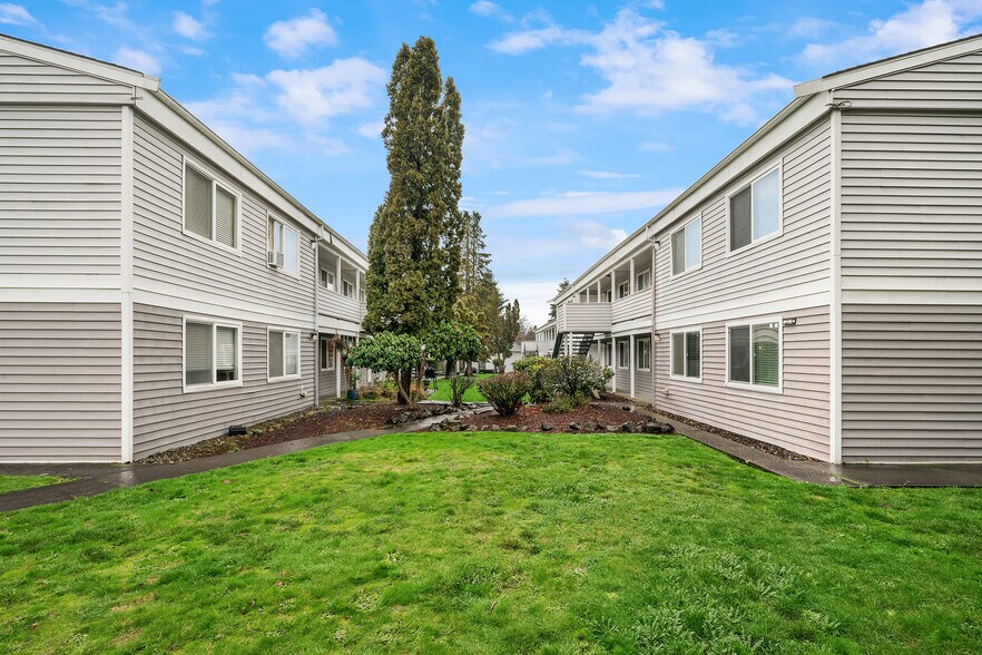 12712 C St S, Tacoma, WA à vendre - Photo de l’immeuble – Image 1 sur 19