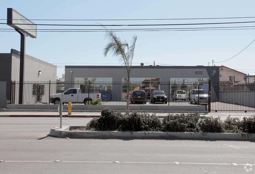 4520 Imperial Hwy, Hawthorne, CA à louer - Photo principale – Image 2 sur 2