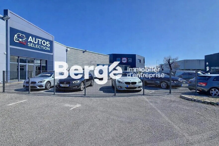 Local commercial dans Mandelieu-la-Napoule à louer - Photo de l’immeuble – Image 1 sur 9