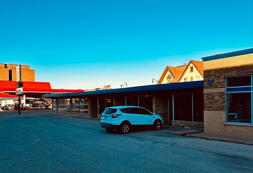 620 Cass St, La Crosse, WI à louer - Photo de l’immeuble – Image 2 sur 8