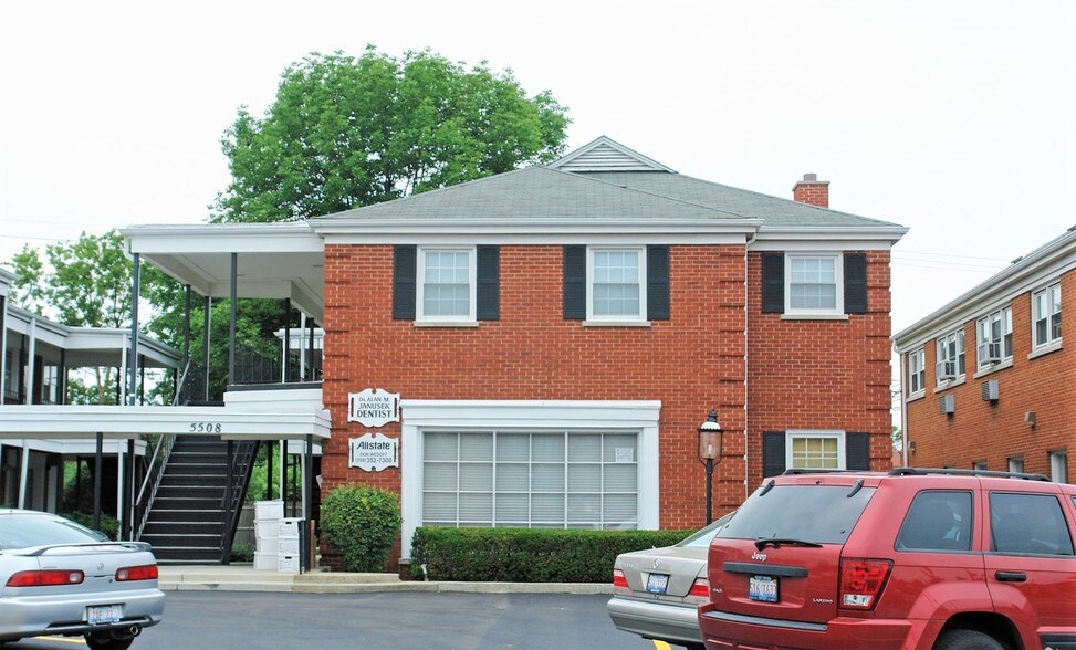 5508 S Brainard Ave, Countryside, IL à louer - Photo de l’immeuble – Image 1 sur 17