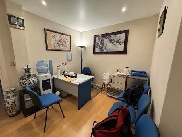 Bureau dans Paris à louer - Photo de l’immeuble – Image 1 sur 8