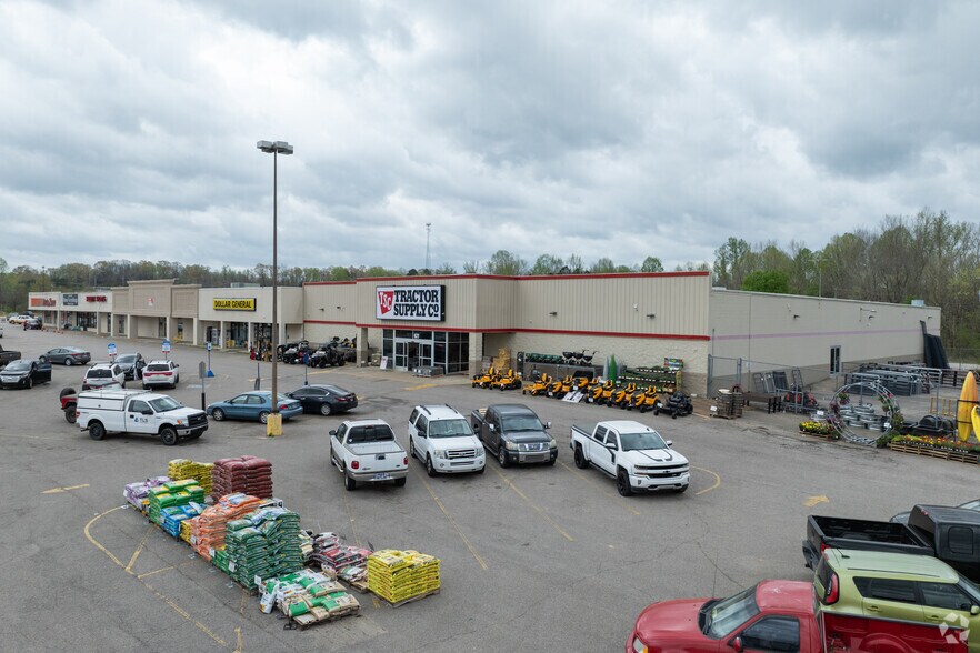 677 W Church St, Lexington, TN à louer - Photo principale – Image 1 sur 27
