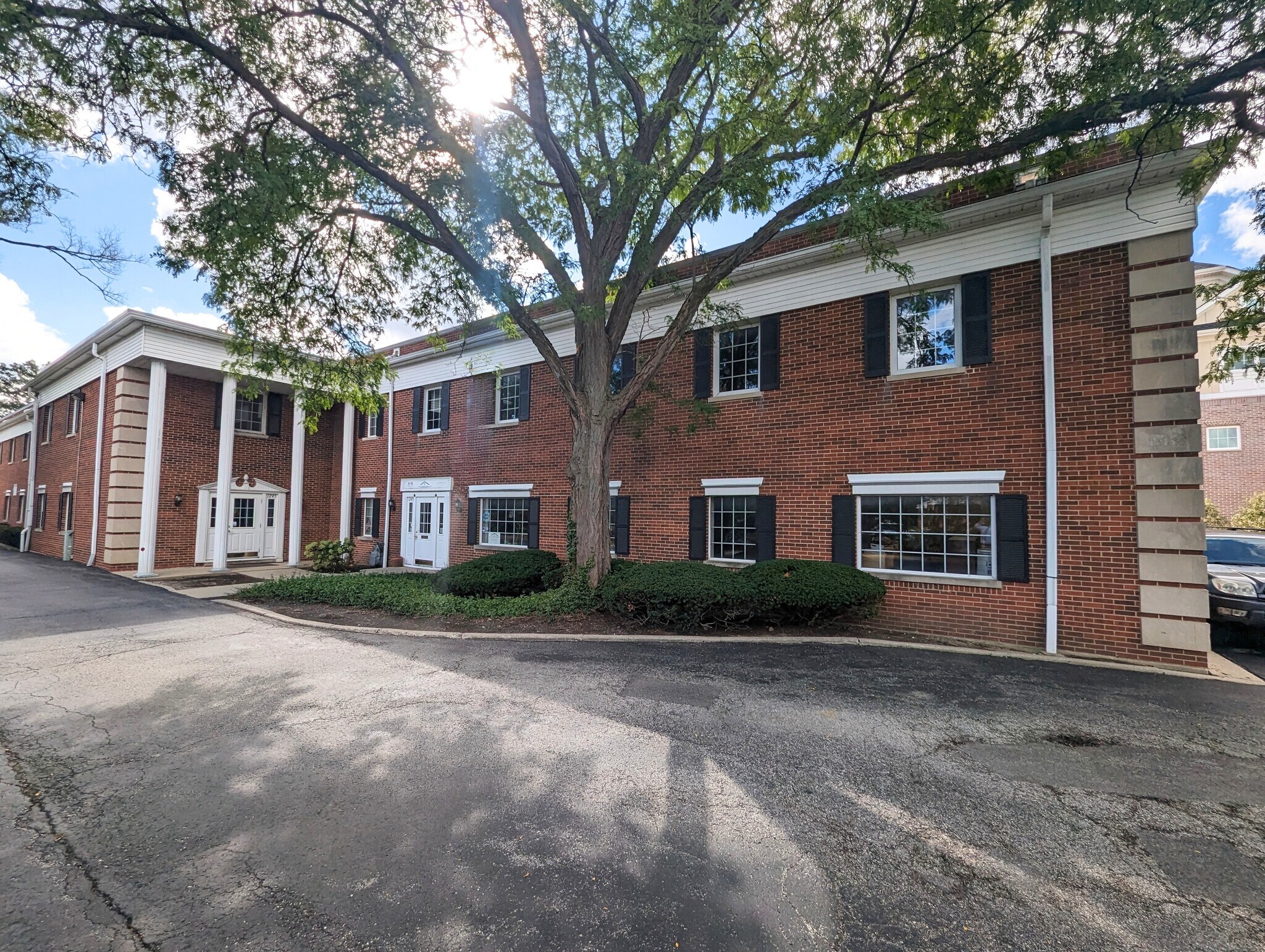 1247 Waukegan Rd, Glenview, IL à louer Photo principale– Image 1 sur 2