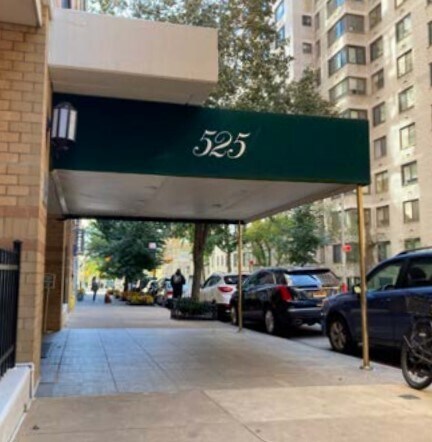 525 E 80th St, New York, NY à vendre - Photo de l’immeuble – Image 3 sur 14