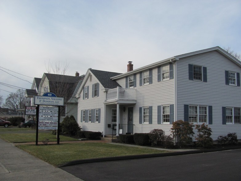 49 Broad St, Plainville, CT à louer - Photo de l’immeuble – Image 3 sur 6