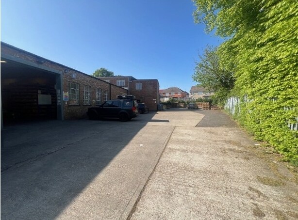 18 Victoria Way, Burgess Hill à louer - Photo de l’immeuble – Image 2 sur 3
