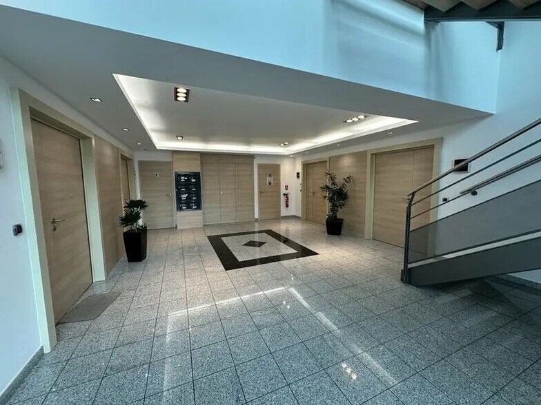 Bureau dans Schiltigheim à louer - Hall d’entrée – Image 3 sur 5