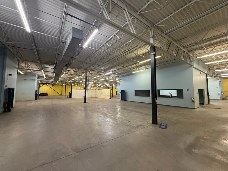 4 Cabot Rd, Hudson, MA à louer - Photo de l’immeuble – Image 2 sur 6