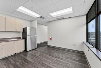 7301 Ohms Ln, Edina, MN à louer Photo intérieure– Image 1 sur 15