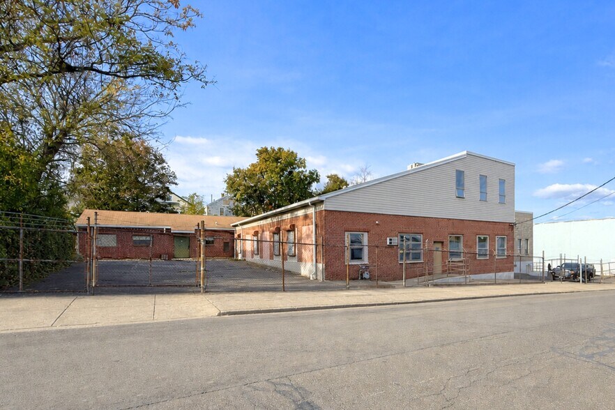 229-261 Merriam St, Bridgeport, CT à vendre - Photo de l’immeuble – Image 2 sur 14