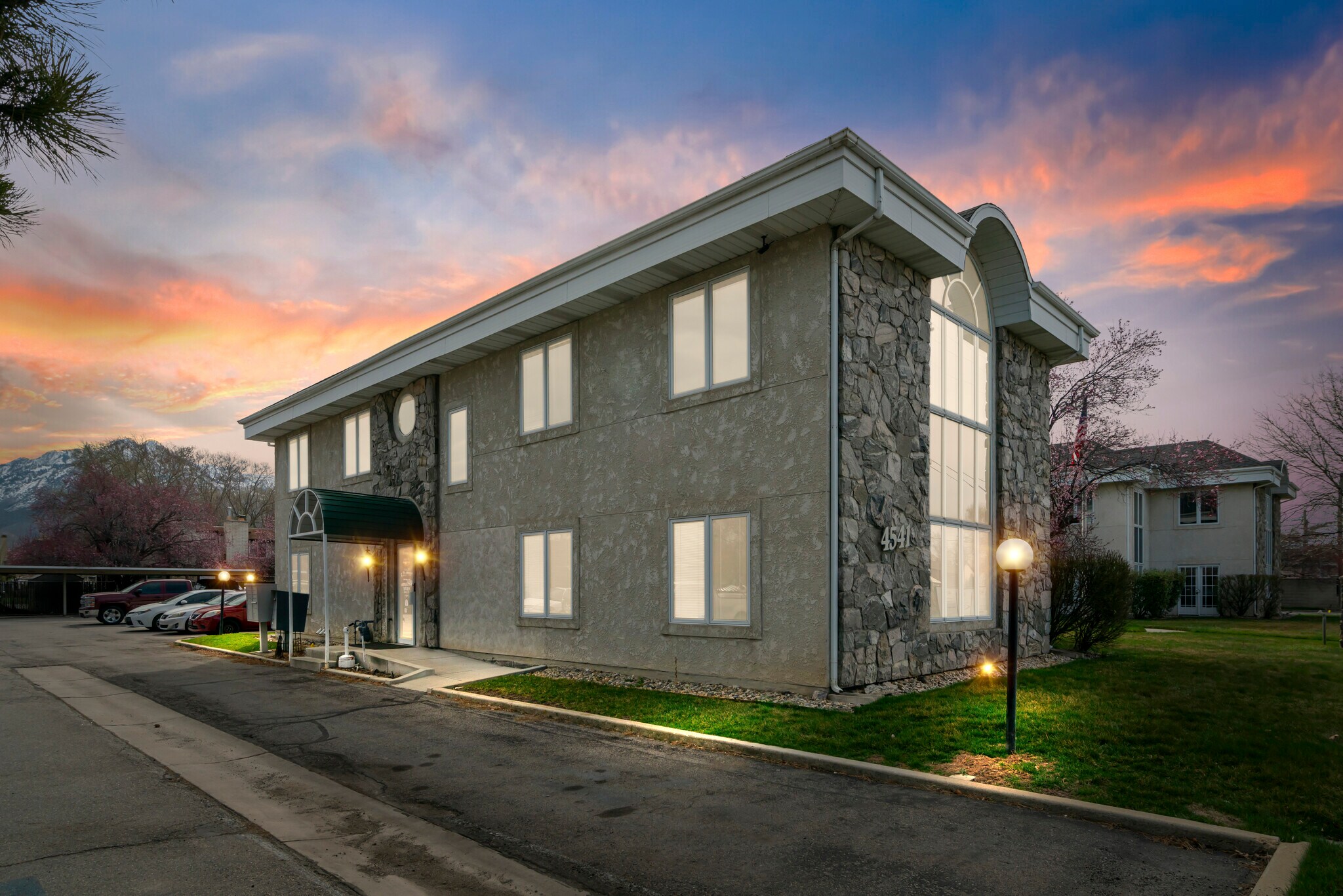 4541 S 700 E, Salt Lake City, UT à vendre Photo de l’immeuble– Image 1 sur 53