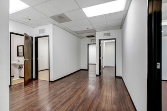 11500-11518 Santa Monica Blvd, Los Angeles, CA à louer Photo intérieure– Image 1 sur 10