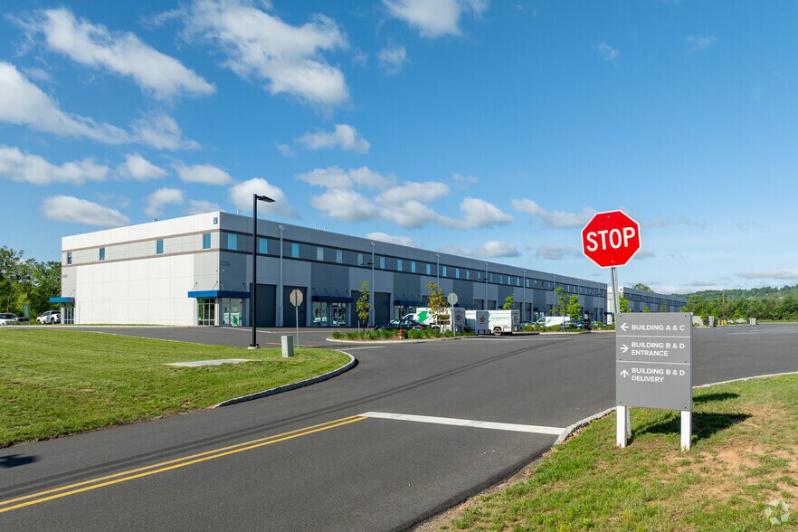 115 River Road, Flemington, NJ à louer - Photo de l’immeuble – Image 3 sur 30