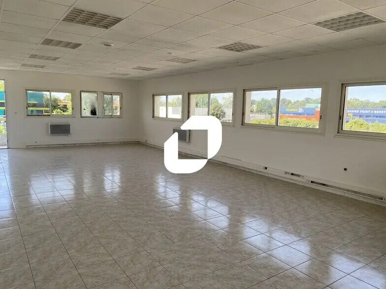 Bureau dans Pessac à louer - Photo de l’immeuble – Image 2 sur 5