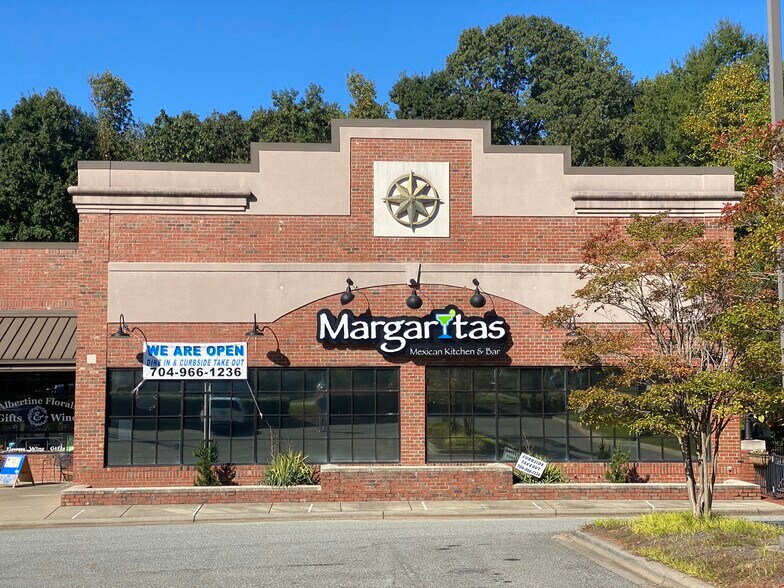 751 N HIGHWAY 16, Denver, NC à louer - Photo de l’immeuble – Image 2 sur 5