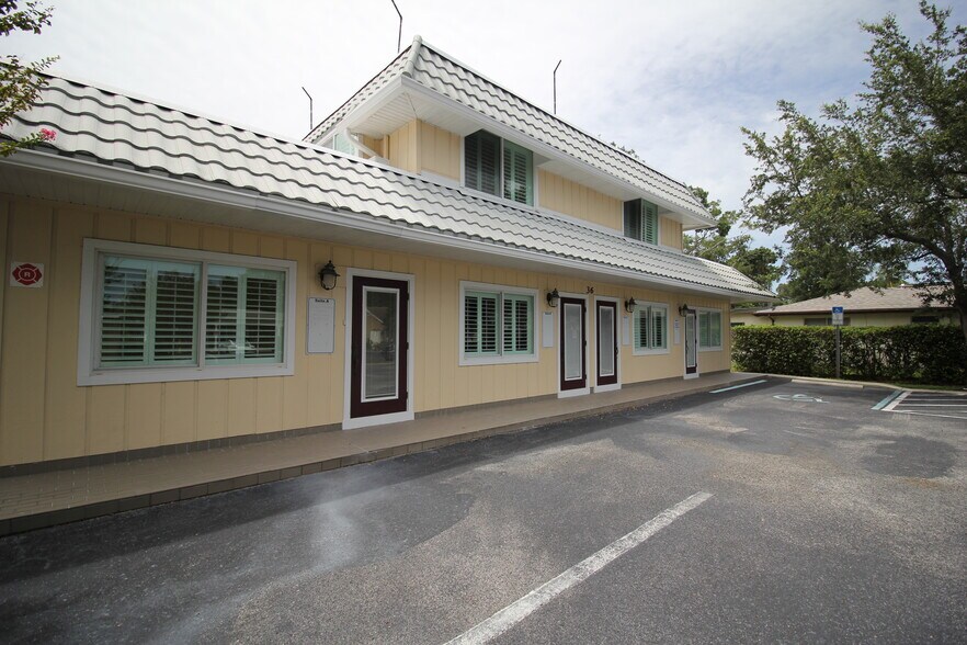36 Tropic Blvd W, Largo, FL à louer - Photo de l’immeuble – Image 2 sur 4