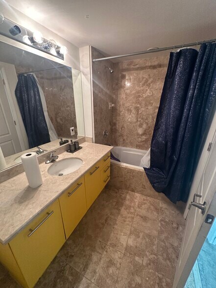 410 Evernia St, West Palm Beach, FL à louer - Photo de l’immeuble – Image 3 sur 38