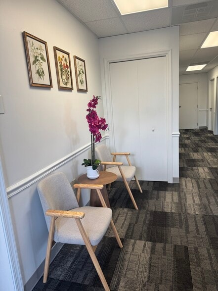 1400 Shepard Dr, Sterling, VA à louer - Photo de l’immeuble – Image 3 sur 23