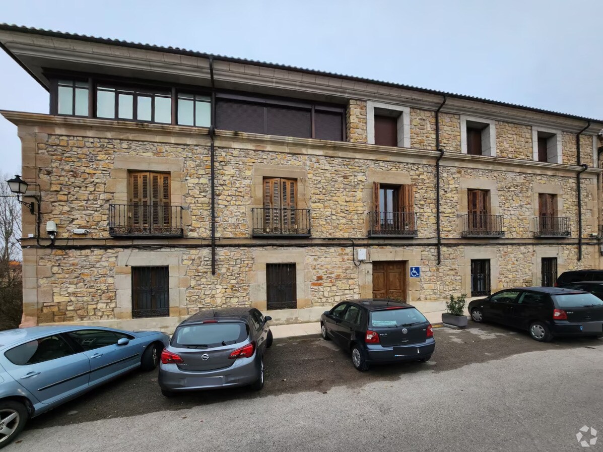 Immeuble residentiel dans Sigüenza, Guadalajara à vendre Photo intérieure– Image 1 sur 2