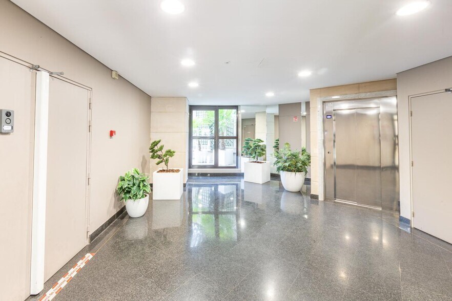 6 Boulevard Bineau, Levallois-Perret à louer - Photo de l’immeuble – Image 2 sur 9