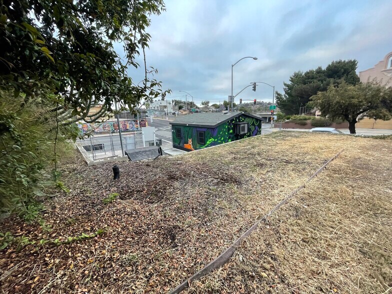 3193 Imperial Ave, San Diego, CA à vendre - Photo de l’immeuble – Image 2 sur 14