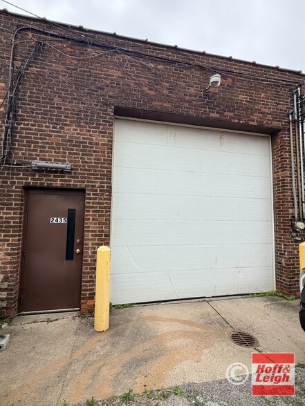 2419-2435 St Clair Ave, Cleveland, OH à louer - Photo de l’immeuble – Image 2 sur 5