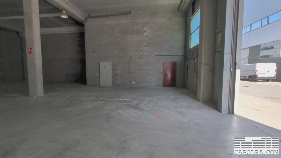 Industriel/Logistique dans Sant Feliu de Llobregat, Barcelona à vendre - Vidéo sur l’annonce professionnelle – Image 2 sur 40