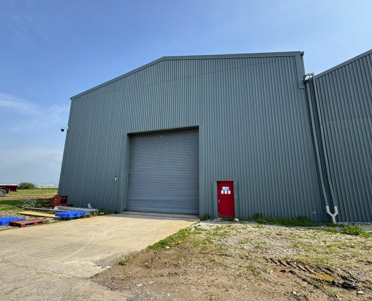 3 Bona Rd, Cowbridge à louer - Photo de l’immeuble – Image 2 sur 3