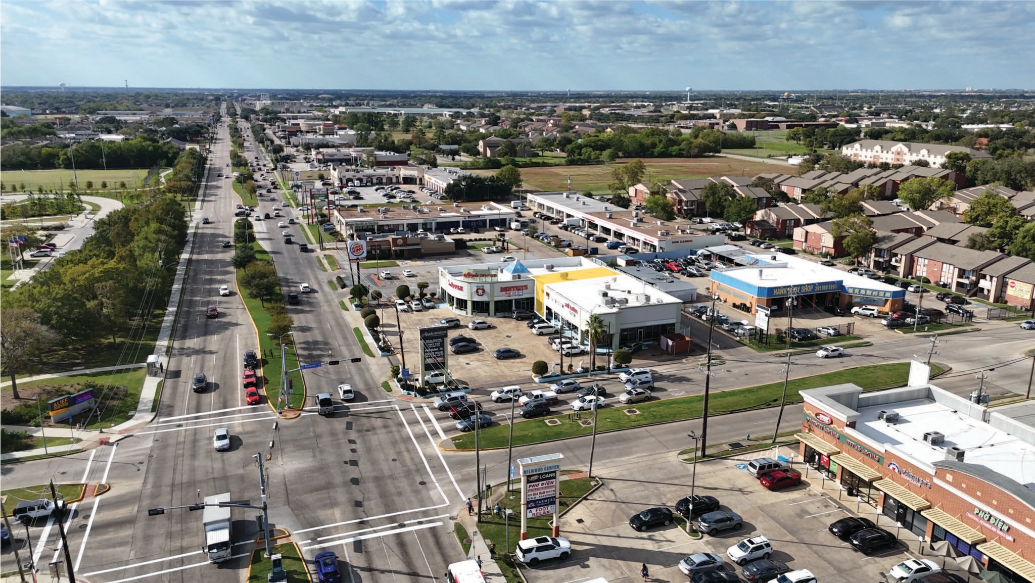 11900 Bellaire Blvd, Houston, TX à louer Photo de l’immeuble– Image 1 sur 9