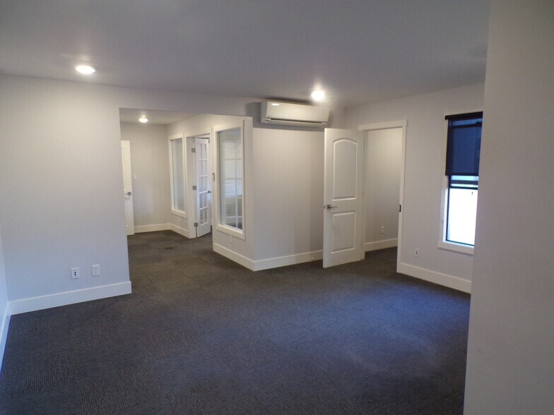 116 E 25th Ave, San Mateo, CA à louer - Photo de l’immeuble – Image 2 sur 11