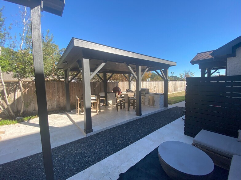 814 East Ave, Katy, TX à louer - Photo de l’immeuble – Image 2 sur 6