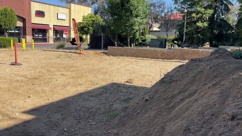 34362 Yucaipa Blvd, Yucaipa, CA à louer - Vidéo sur l’annonce professionnelle – Image 2 sur 11