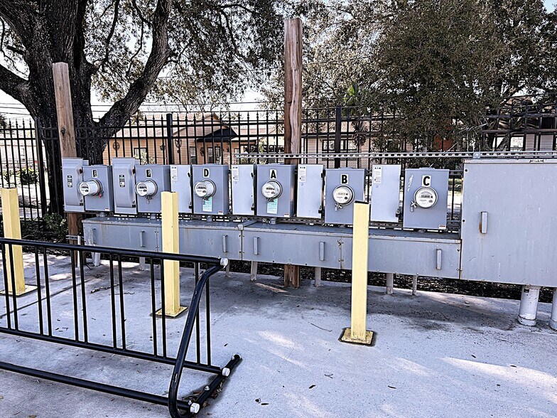 12017 Carlsbad St, Houston, TX à louer - Photo de l’immeuble – Image 2 sur 14