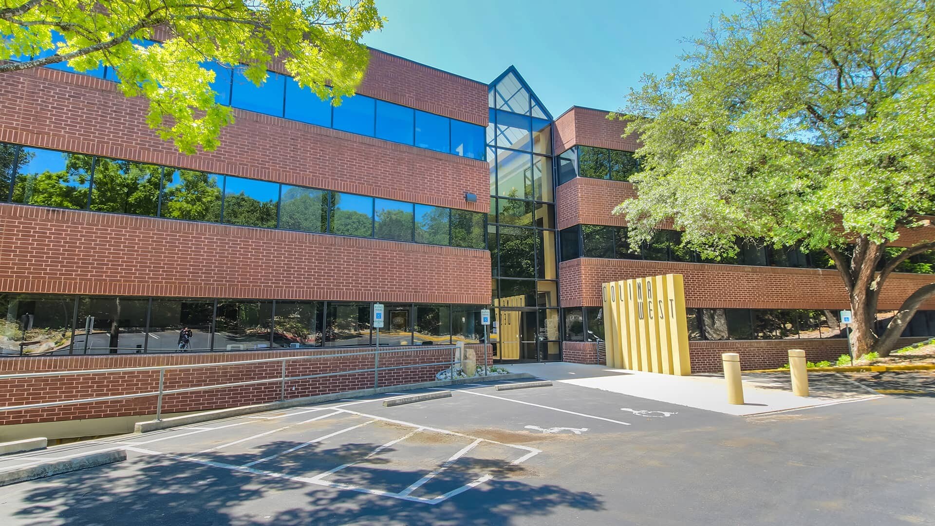8834 N Capital of Texas Hwy, Austin, TX à louer Photo de l’immeuble– Image 1 sur 43