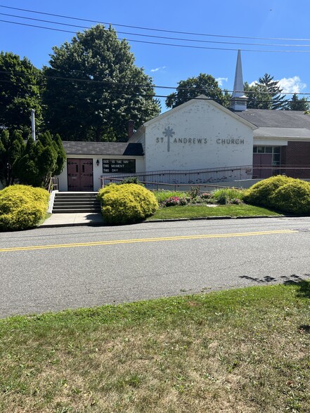 31 Lynn St, Harrington Park, NJ à louer - Photo de l’immeuble – Image 3 sur 17