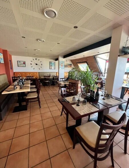 Local commercial dans Arzal à vendre - Photo de l’immeuble – Image 3 sur 6