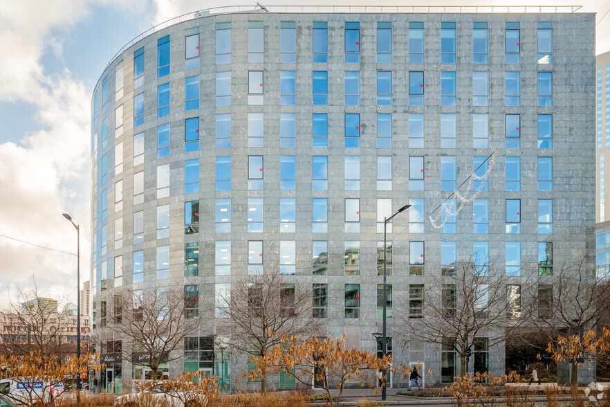 2-14 rue Berthelot, Courbevoie à louer - Photo de l’immeuble – Image 2 sur 4