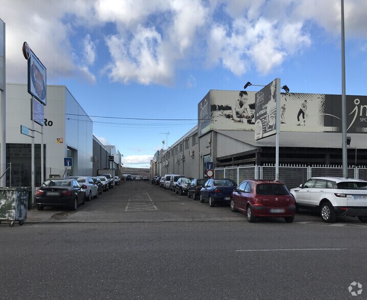 Industriel/Logistique dans Toledo, Toledo à vendre - Photo de l’immeuble – Image 2 sur 2