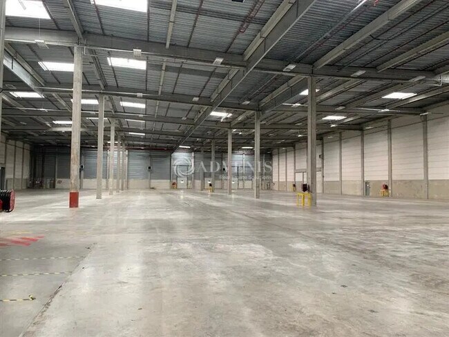 Plus de détails pour Industriel/Logistique à louer