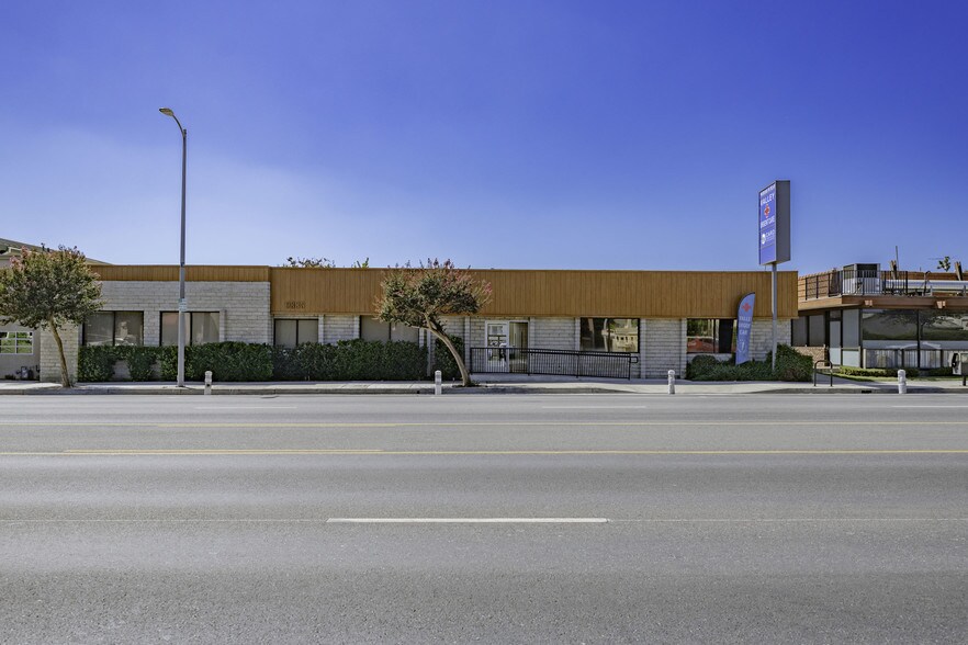 9335 Reseda Blvd, Northridge, CA à louer - Photo de l’immeuble – Image 2 sur 11