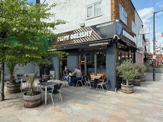 Plus de détails pour 101 High St, Waltham Cross - Local commercial à louer