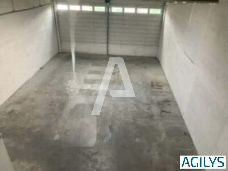 Local d’activités dans Vitry-sur-Seine à louer - Photo de l’immeuble – Image 2 sur 7